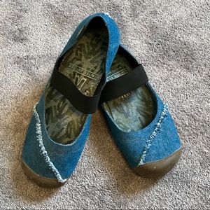 Denim flats